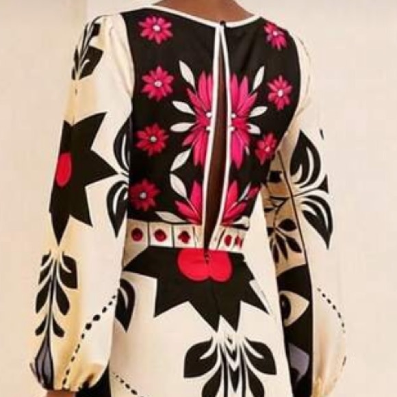 Elegant Black and Cream Patterned Maxi Dress - Picture 2 of 8